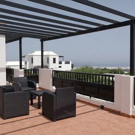 Luxury villa with private heated pool, WIFI, views of the sea and volcanoes