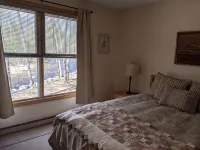 Deer Park River View Condo with AC