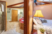 Sugar Shack Yurt Romantic and cozy! - 4つ星