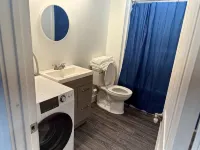 1 bedroom 1 Bathroom Private Suite! 2 minutes from the Reservoir.