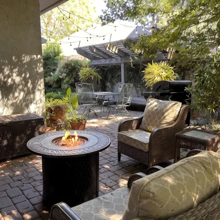 Crescent House - Tranquil Downtown Home