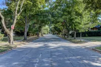 Great High Point Location adj to JH Adams Inn- Newly Renovated