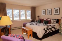 Killer Views   -&-   Highest Reviews   -&-   Great Value  -&-  6 Min to Ski hill