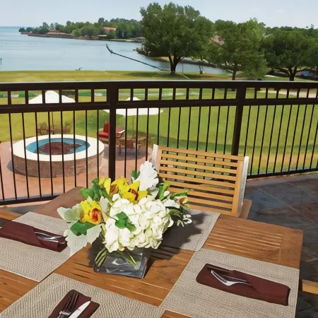 Unobstructed open water lake house for friends & family fun w/Tesla charger
