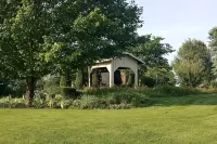 Large & Private Guest House Apt w/ Patio + Views! - WiFi
