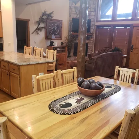 NEW INDOOR POOL 6BR 6BA Cabin Sleeps 22 By Silver Dollar City & Table Rock Lake
