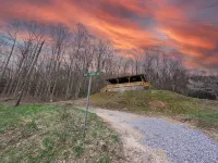 Spacious House, PERFECT Location,17 Miles to Asheville, Pets,View! - balcony