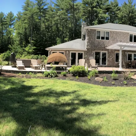Lakefront Home, Snowmobilers & Cross Country Skiiers Paradise!