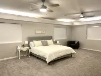 Gorgeous 8-Bedroom Mansion with Private Pool in Cedar City - บังกะโล