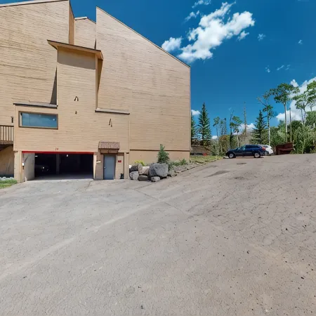 Royal Vista III, Pool & Hot-Tub, Ski-I/O, 2 BR, 2 Bath, Sleeps 6