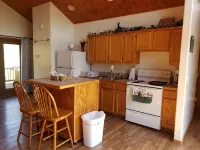 Secluded cabin w/big wrap around deck minutes away from Cossatot River - 2-Star