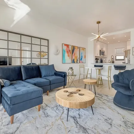 Naples Solwaterfront condonewly remodeled