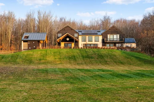 Stowe Woods / Pool, Gym, Tennis Court & BBQ