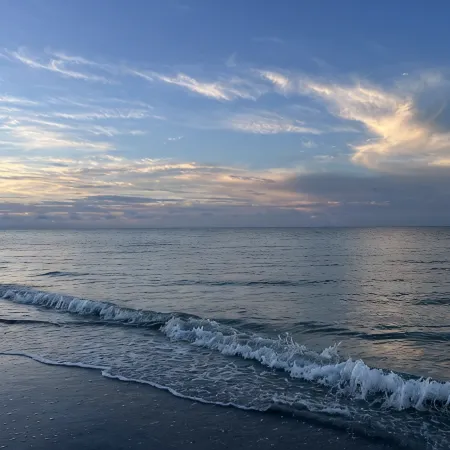 NEW condo! Just 15 min to Ft Myers and Sanibel beach! Great Location!!