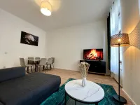 Walking distance to the center, near the arena - Homestays