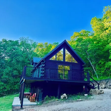 Black Bear A-Frame Waterfront Log Cabin with Hot Tub Jacuzzi