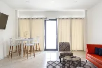 Bushiri's Long Life Building-2BD/1BA APT-Sleeps 4