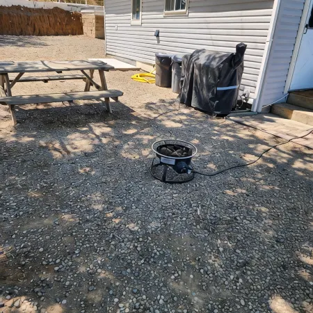 Charming 2 Bedroom Waterfront Cabin at West Magic Id. 83352 with Hot Tub.