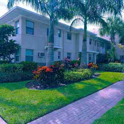 It's all about location and you deserve a vacation Hotel Exterior