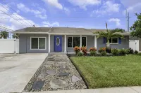 Heated Pool+Fire Pit+Trails+4 Min to Beach - Villas