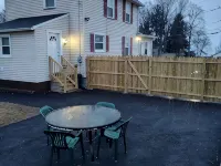 Newly remodeled home. Walking distance to Seabreeze and to many things around Các khách sạn ở Irondequoit