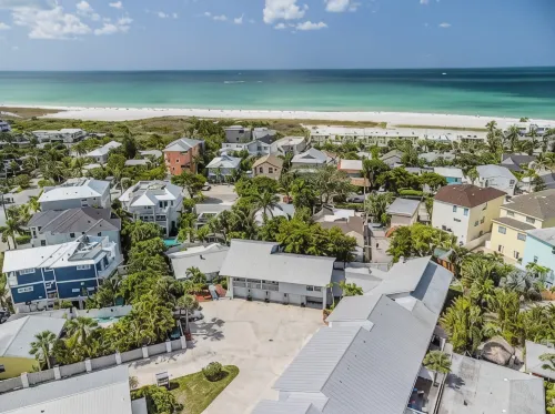 The Ringling Beach House - Pools