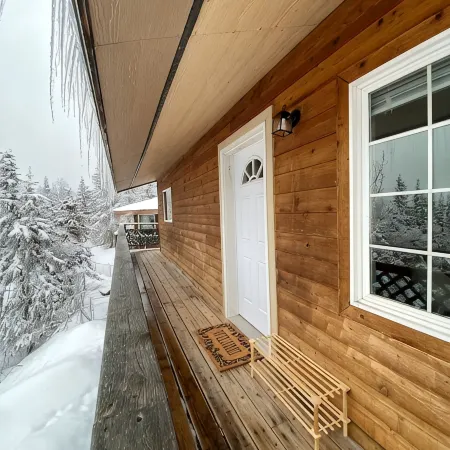 Beautiful Mountainside Escape