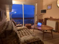 Appartement à 2 Minutes à Pied des Commerces et Télécabines Avec Superbe vue -  Privatzimmer