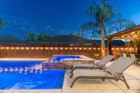 Spacious 5-Bedroom home w/ Pool & Hot Tub - สระว่ายน้ำส่วนตัว