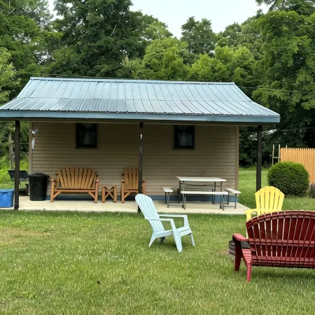 "Beachy Bungalow" cottage in  Harbor Beach - Perfect getaway spot