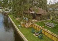 Private River Frontage Cabin! 🌲🚣‍♂️ Paddle, Float, and Relax to Burt Lake! - Hytter