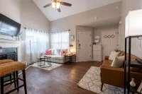 Entire 3BR/2BA w/King Bed centre of peachtree city