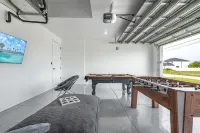 Villa Isla de Lilly - Luxury New Home with heated pool & man cave w/ billiards - Villaer