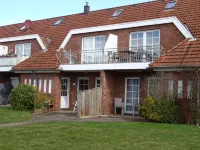 Apartment SEERÄUBER in a quiet location, balcony, only 300m to the green beach