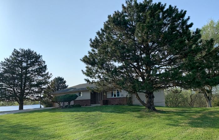 Furnished Acreage by Mahoney - Sleeps 17!  Fire Pit - Shuffleboard - Clean!