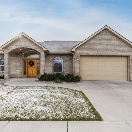 Spacious/King bed/bbq/Quality furnishings/Lg suite