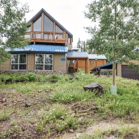 Mountain Cabin w/VIEWS in Brian Head, Utah! Fun to be had Winter, Summer & Fall!