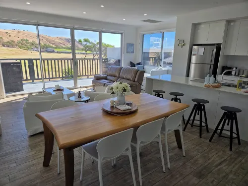 3rd on Troon - A golfer's paradise at Links Lady Bay. - Homestays