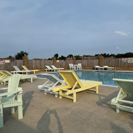 Beach Access - Cozy 2-BD Pet Friendly Kitty Hawk Condo with pool, W&D, tennis