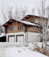 2,500 sqft Log Lodge — a retreat between Denali and Fairbanks
