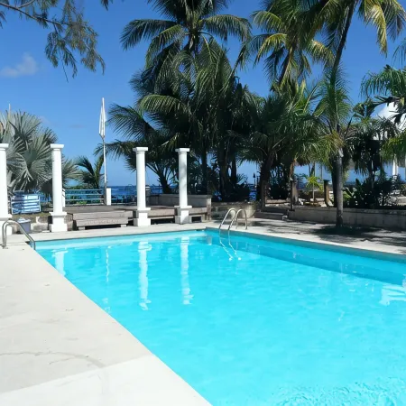 Only 3 mins walk to Beach and Beach Club