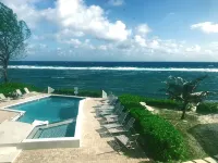 Beachfront Peace!  Awesome top floor condo on Caribbean plus military discount! - piscina