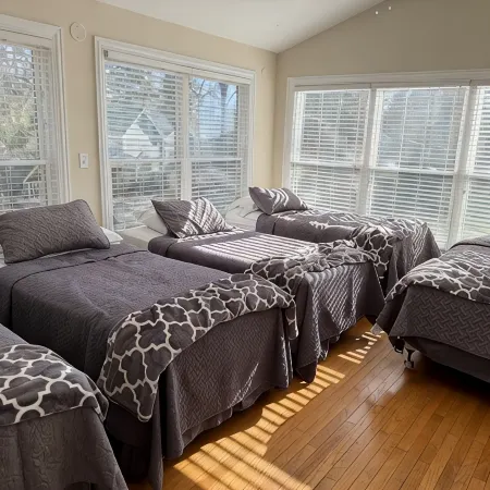 Lake Michigan Beach Is Across Street, 6 Person Hot Tub, Fire Pit, New Bathrooms