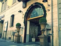 Hotel Eden Hotels near Garibaldi Metro Station