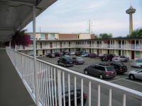 Fairway Inn by the Falls - Motel