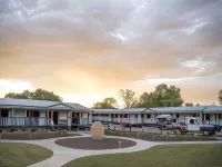 The Rocks Motel Hotels in Charleville