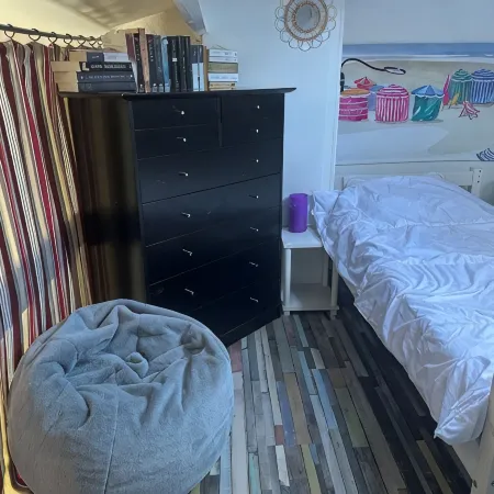 4-person air-conditioned apartment with direct beach access