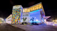 Nicholas Color Hotel - 4-Star