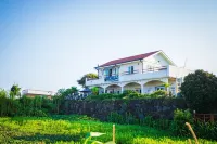 Seogwipo Hwamok Pension Hotel dekat Pantai Pyoseon