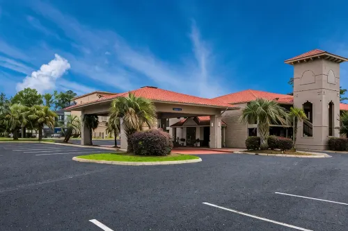 Super 8 by Wyndham Savannah - 2 étoiles